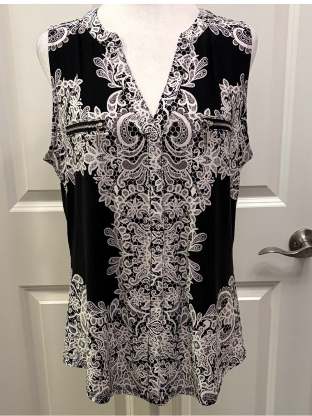 INC International Concepts Black and White Paisley Sleeveless Blouse Large - Picture 15 of 15